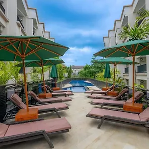 Отель Cross Vibe Paasha Atelier Bali Kuta